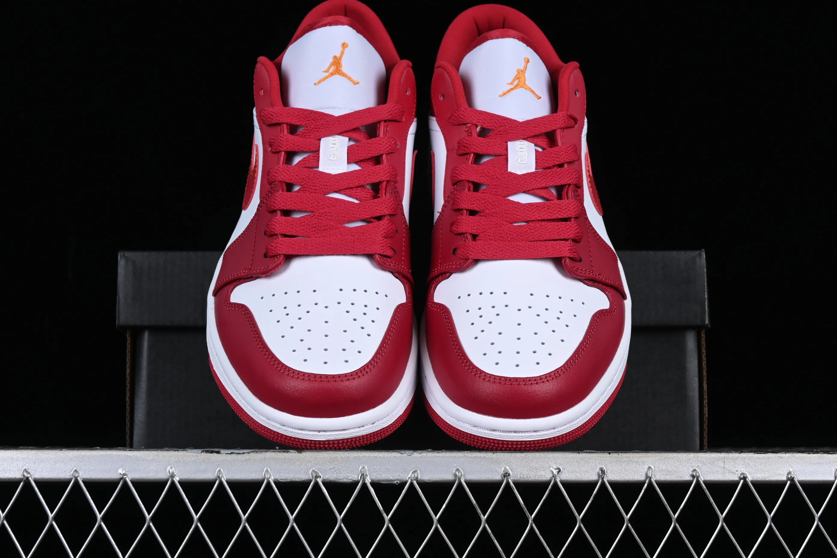 All categories Air Jordan Jordan series basketball shoes Air Jordan 1 Low G version pure original Air Jordan 1 Low AJ1 Joe 1 new white and red low-end basketball shoes 553558-607